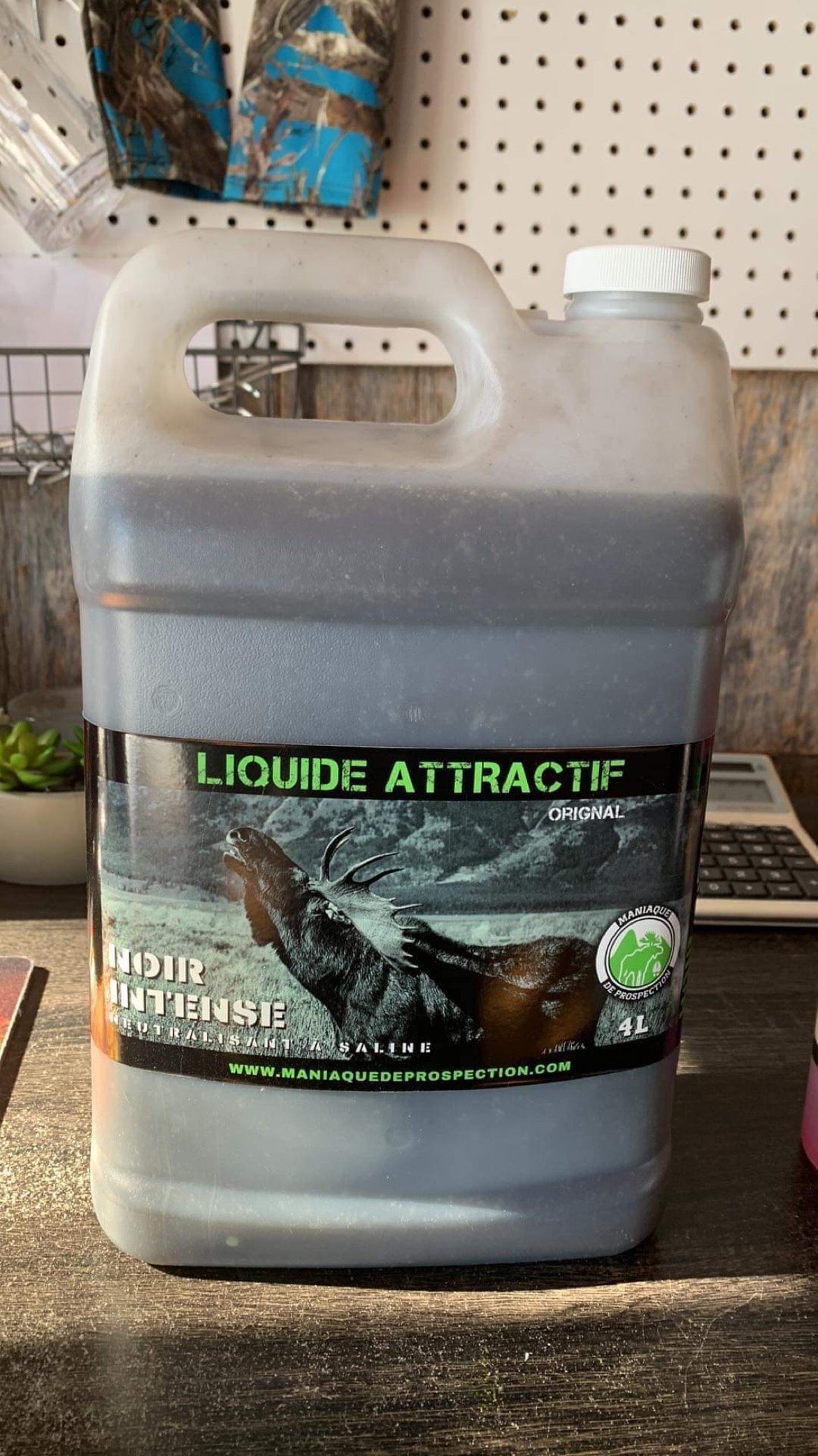 LIQUIDE NEUTRALISANT NOIR INTENSE 4L.